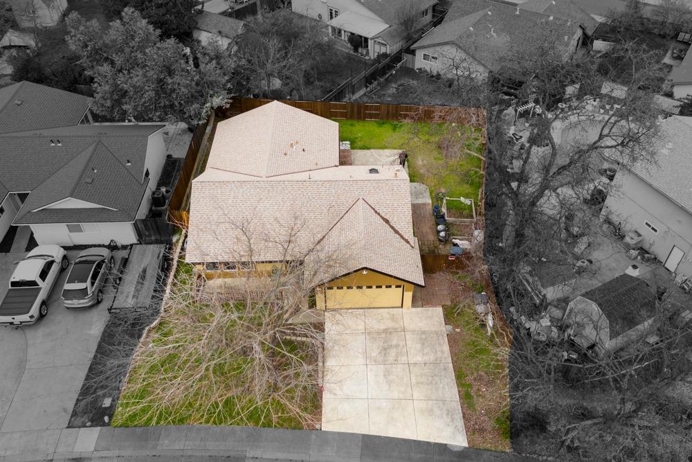 7705 N Ridge Drive