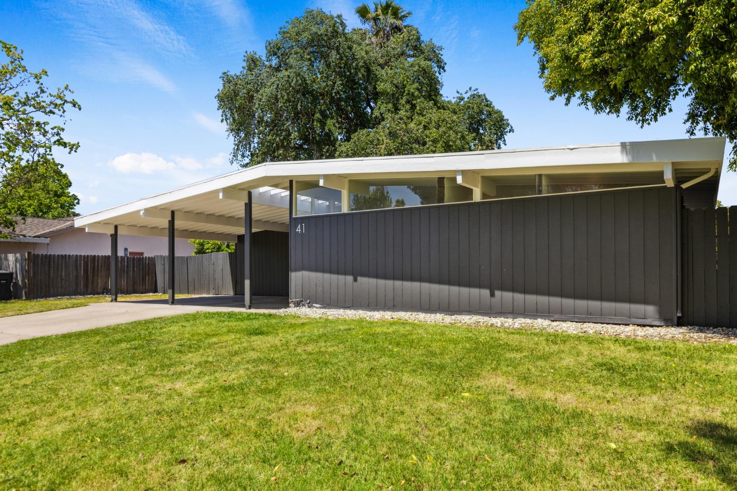 41 Springbrook Circle