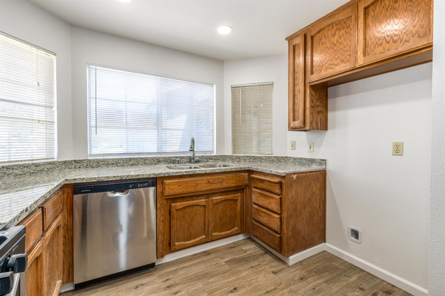 1385 Crestwood Avenue