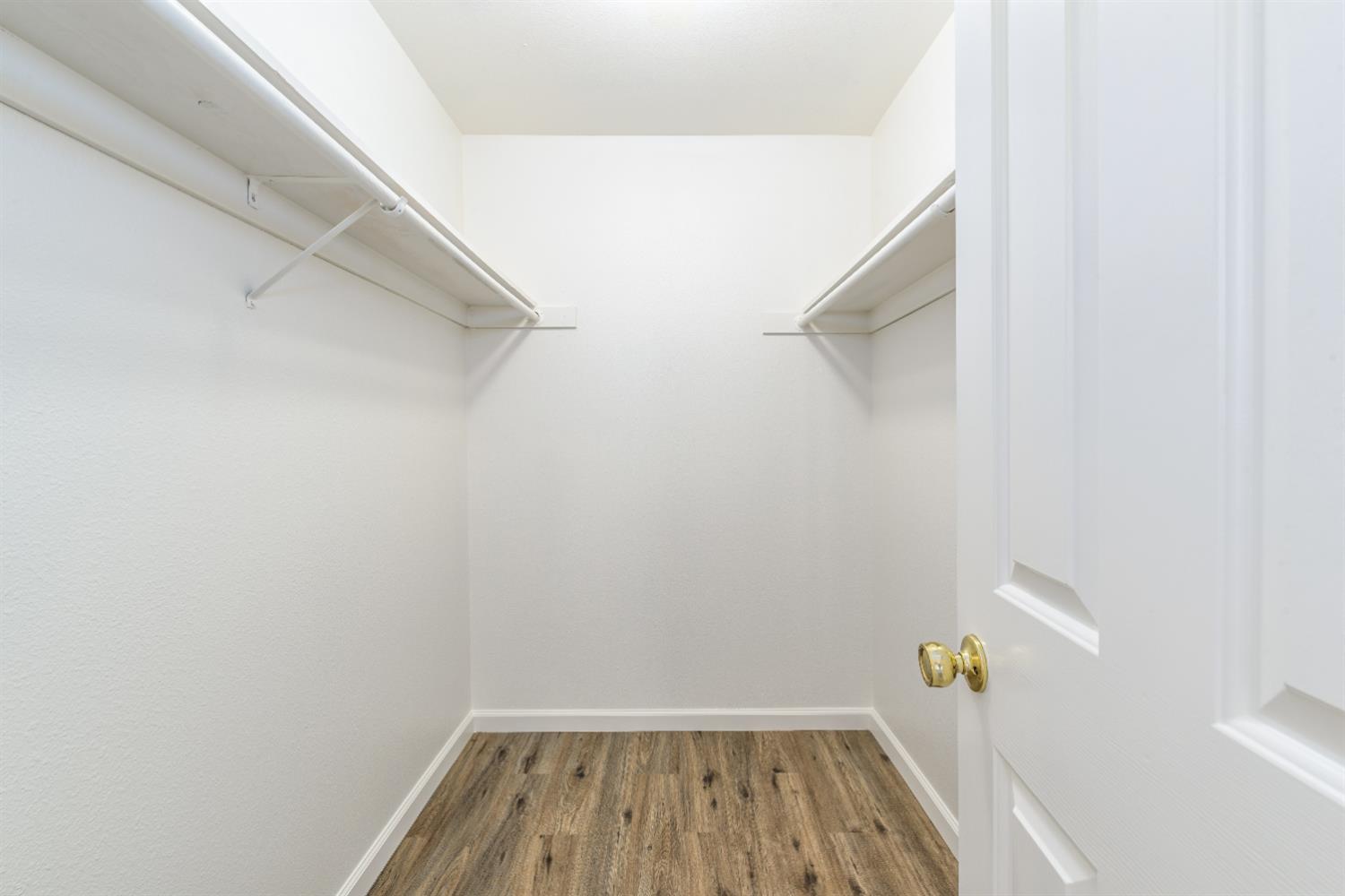 1385 Crestwood Avenue