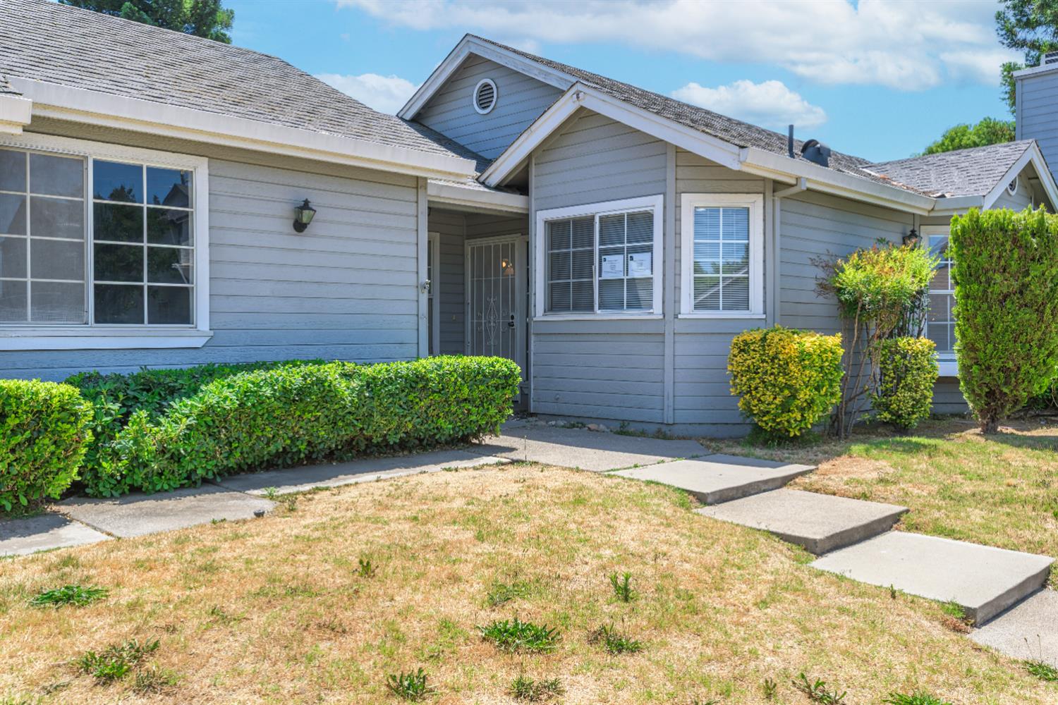 1385 Crestwood Avenue