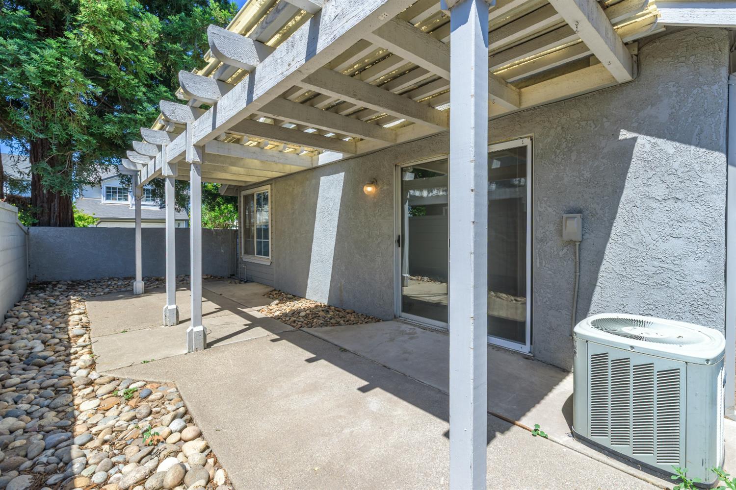 1385 Crestwood Avenue