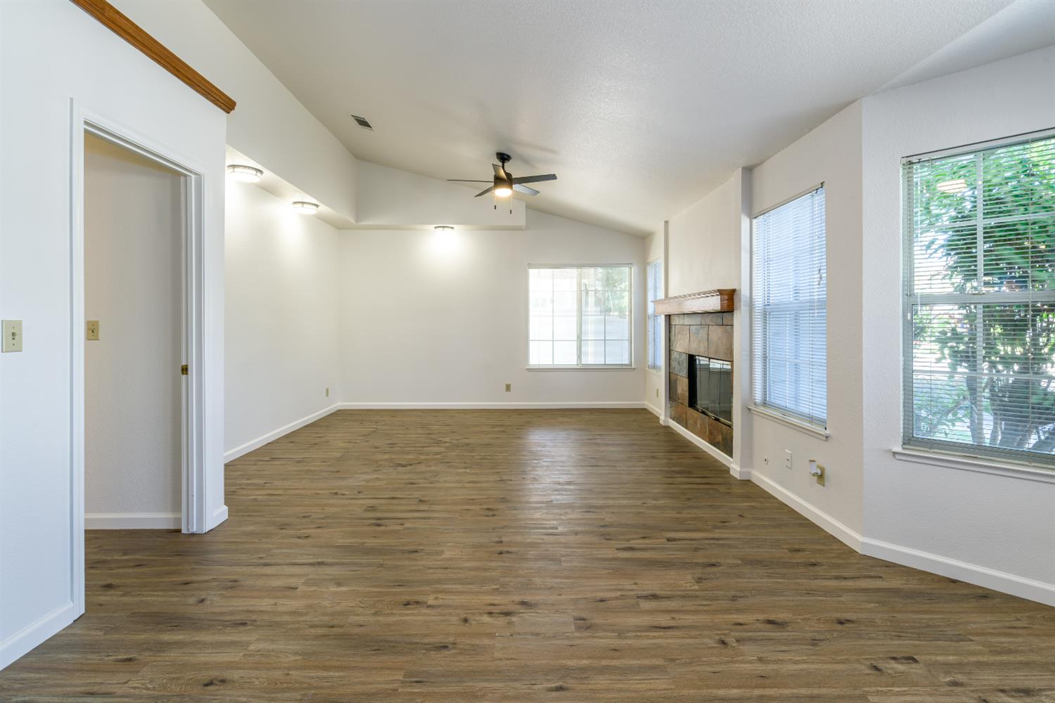 1385 Crestwood Avenue