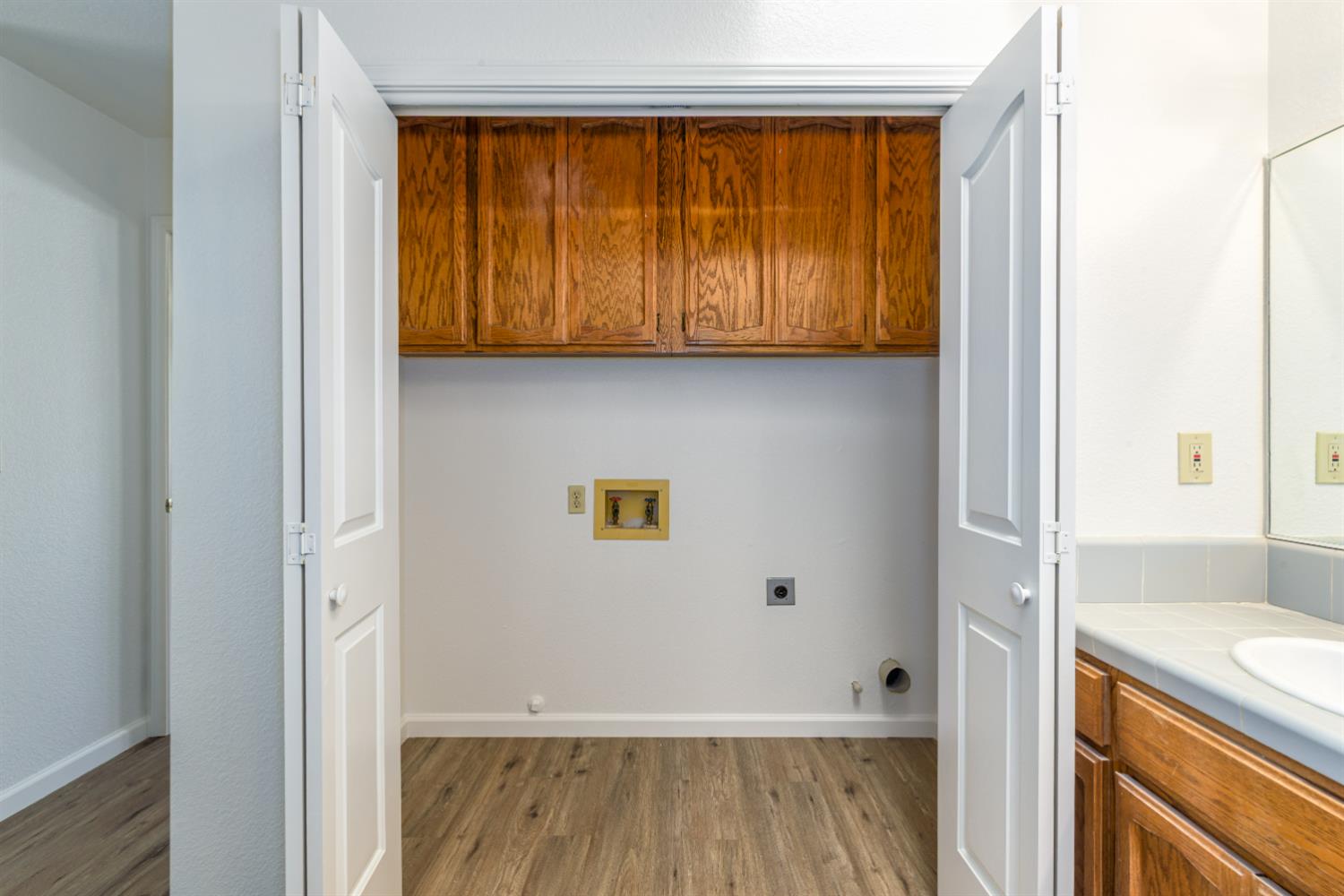 1385 Crestwood Avenue