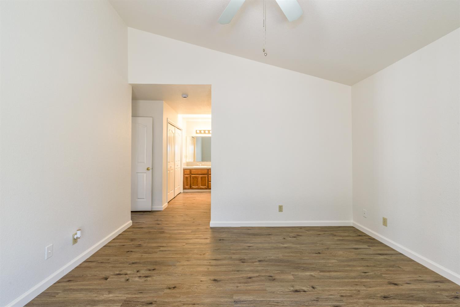 1385 Crestwood Avenue