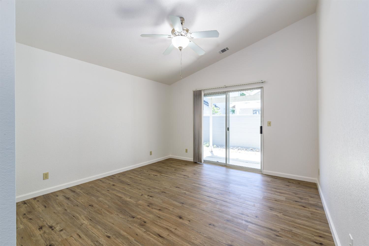 1385 Crestwood Avenue