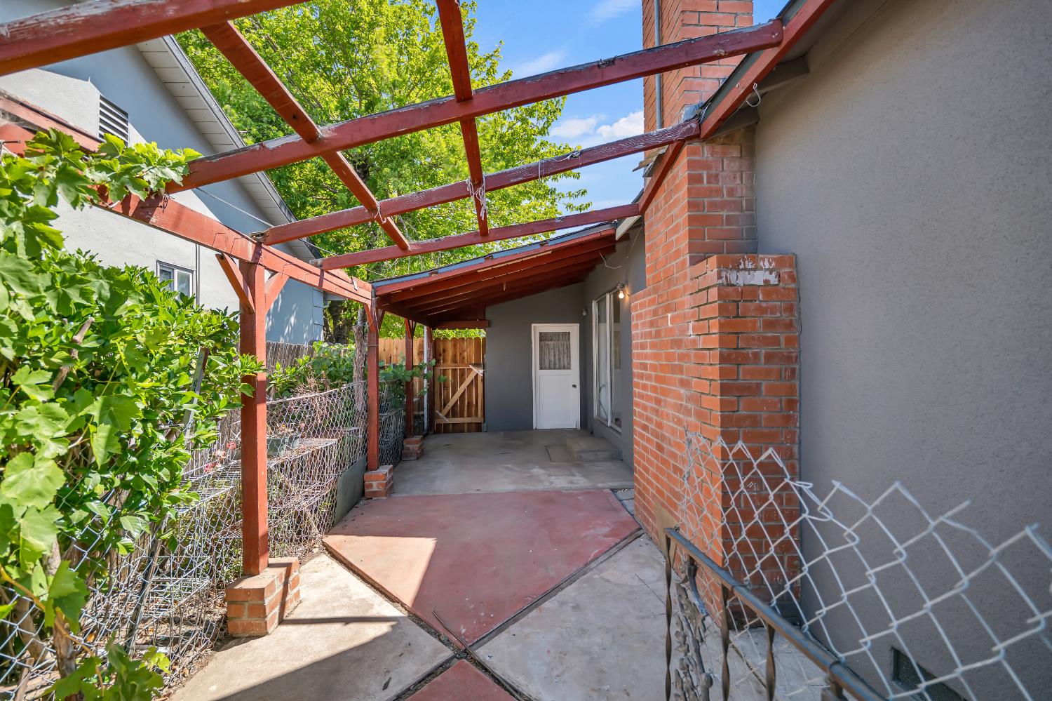 7024 Tamoshanter Way