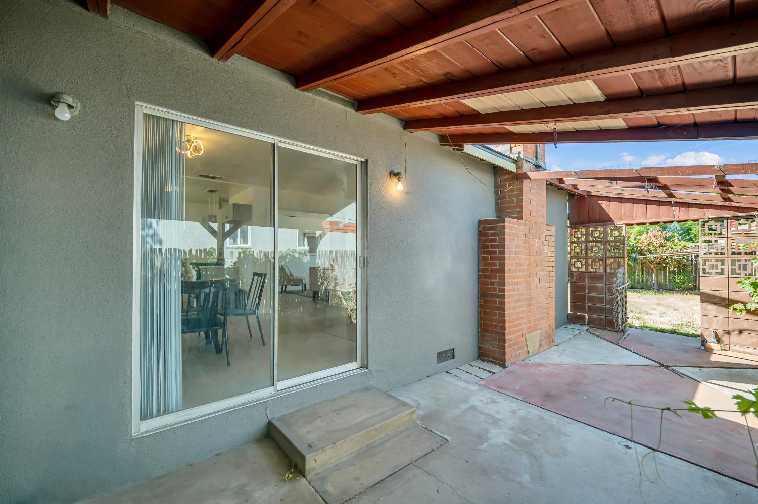 7024 Tamoshanter Way