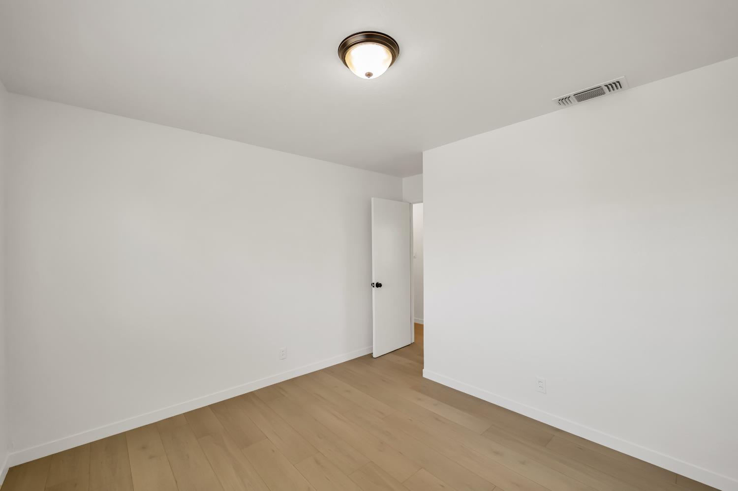 7024 Tamoshanter Way