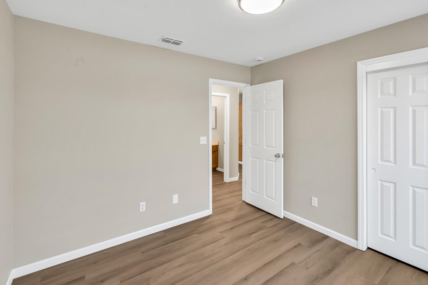 7475 Whitemore Street