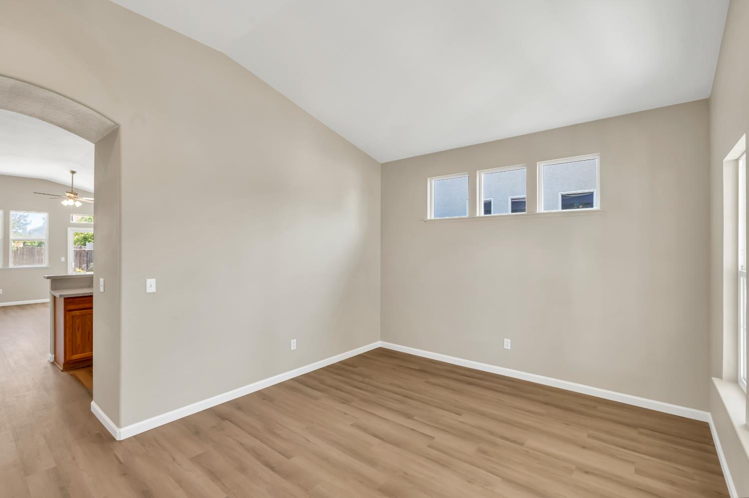 7475 Whitemore Street