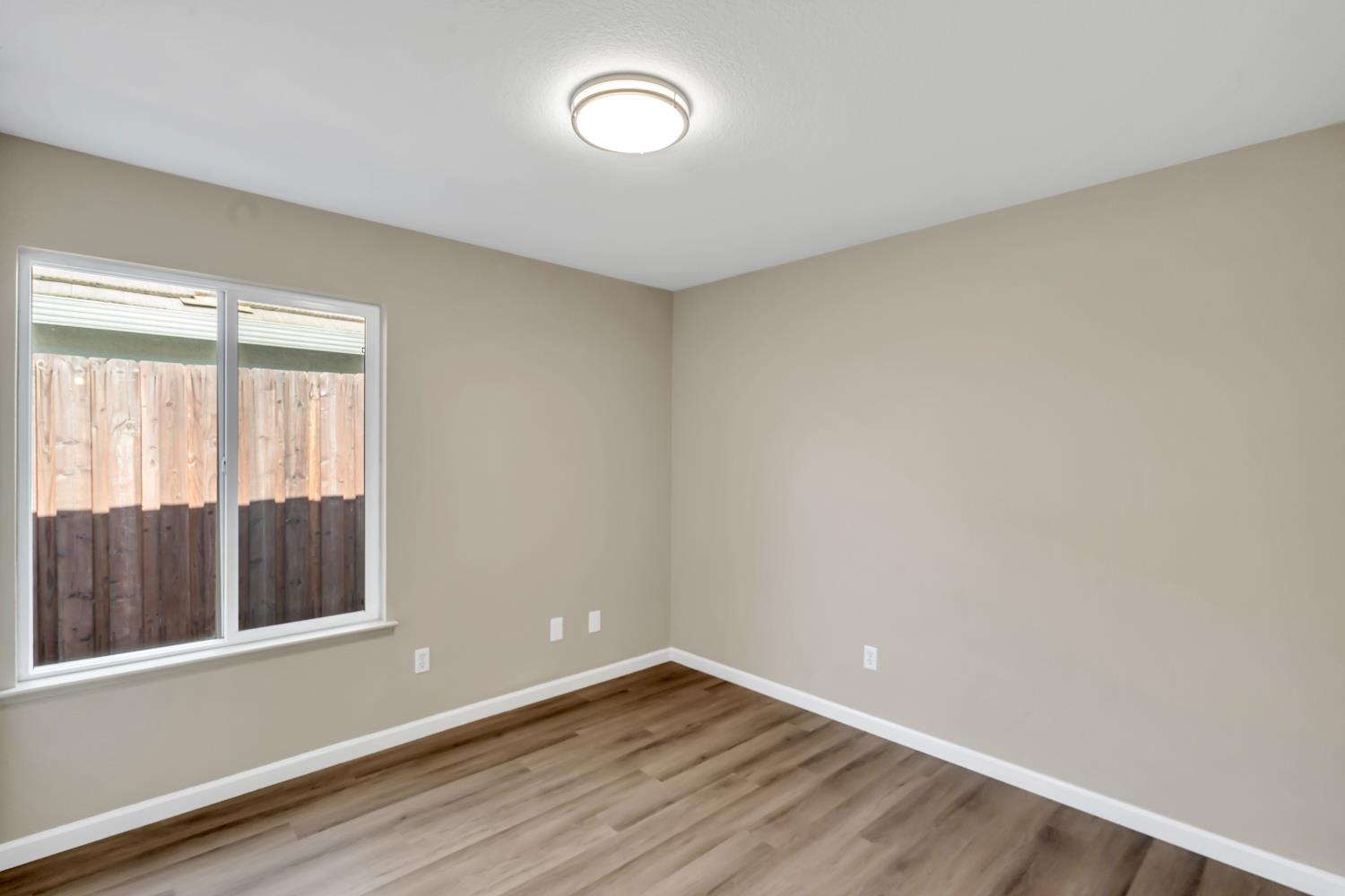 7475 Whitemore Street