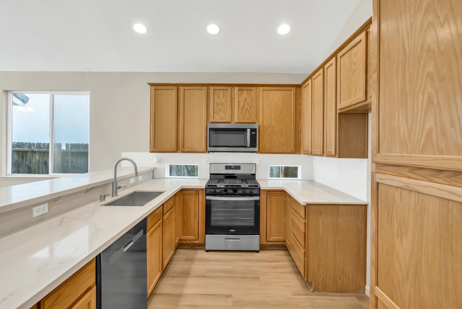 7475 Whitemore Street