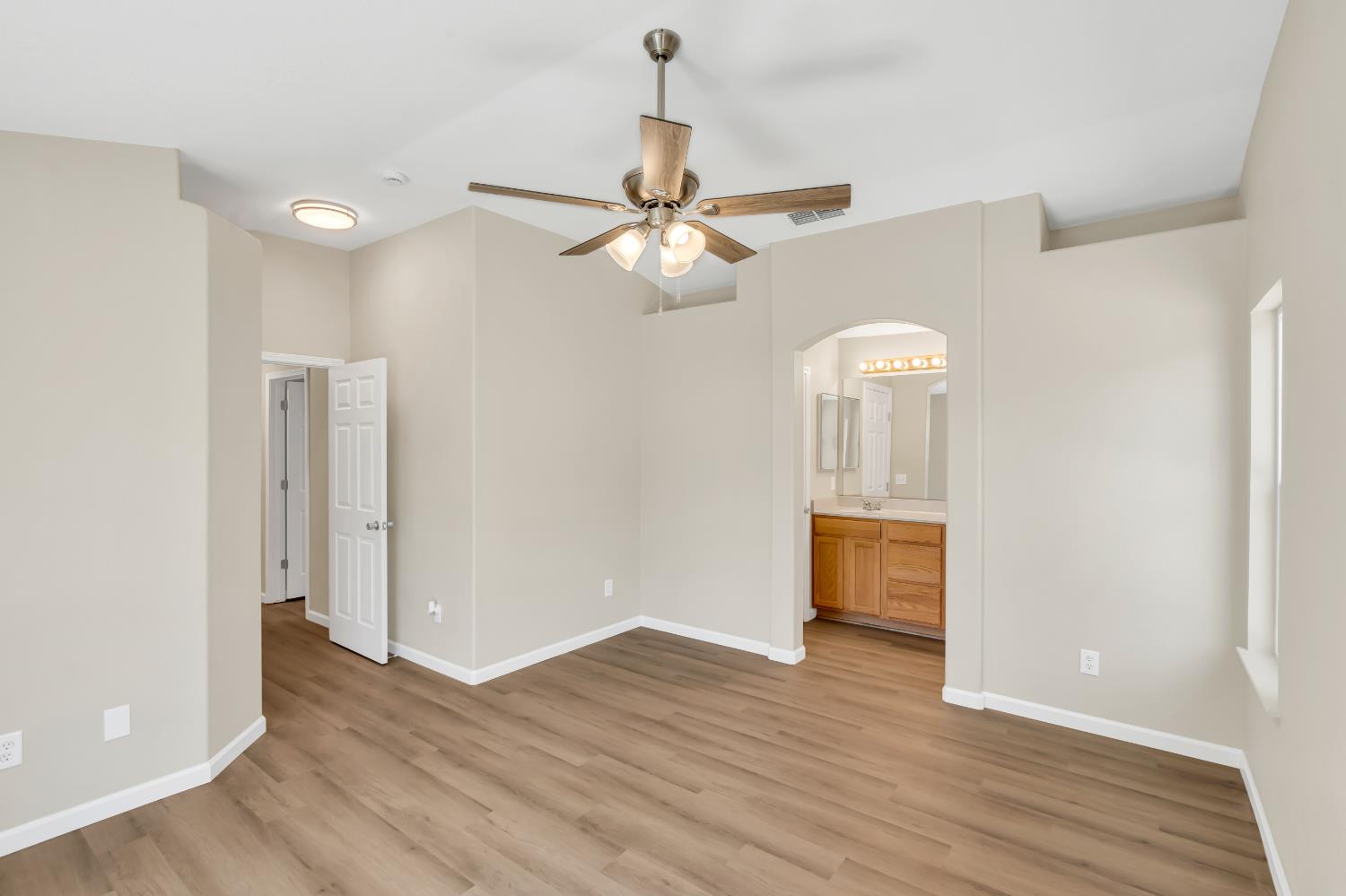 7475 Whitemore Street