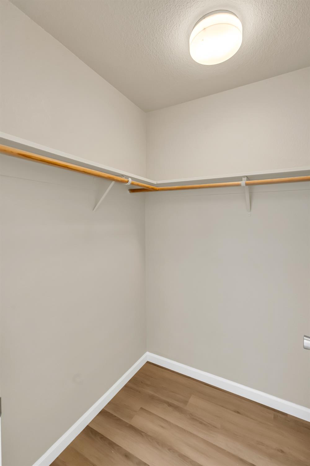 7475 Whitemore Street