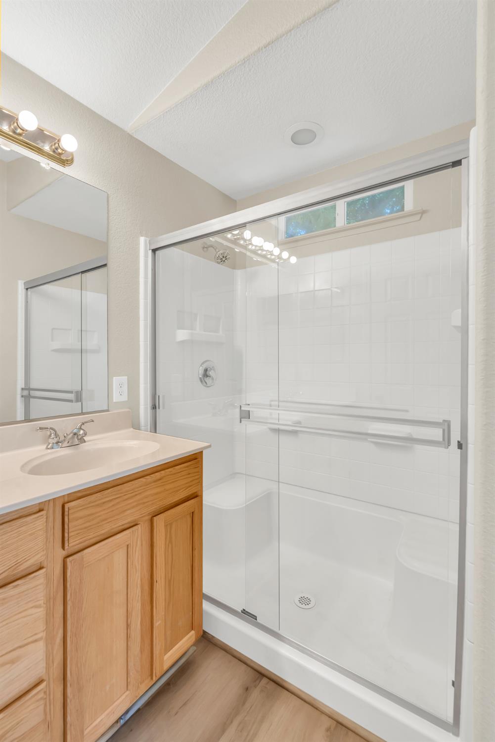 7475 Whitemore Street