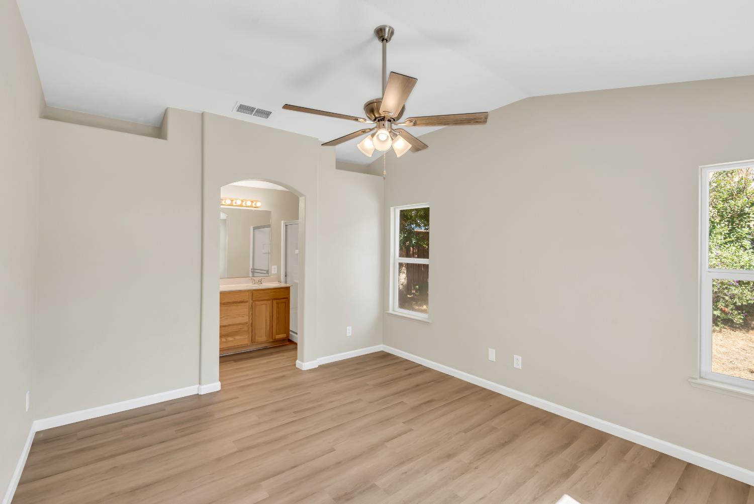 7475 Whitemore Street