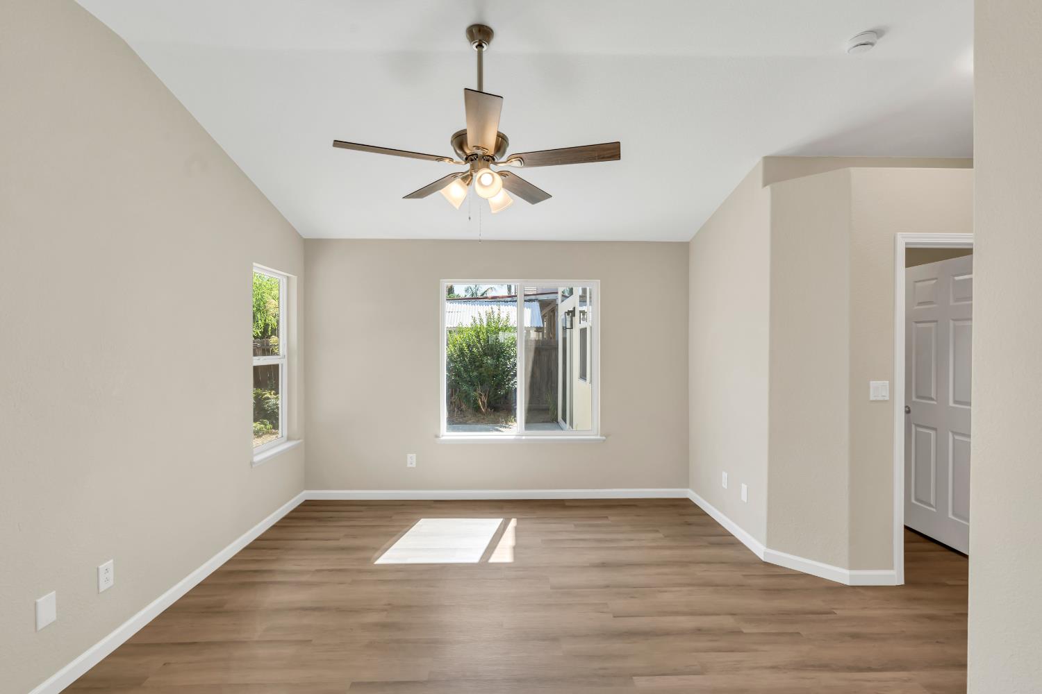 7475 Whitemore Street