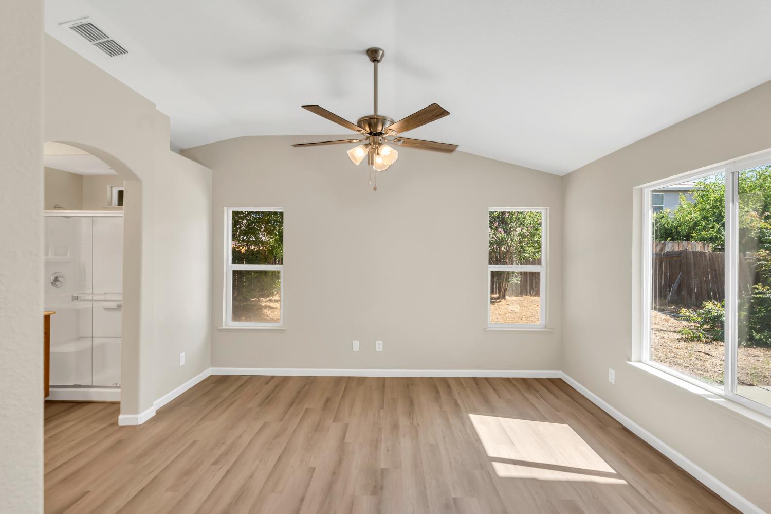 7475 Whitemore Street