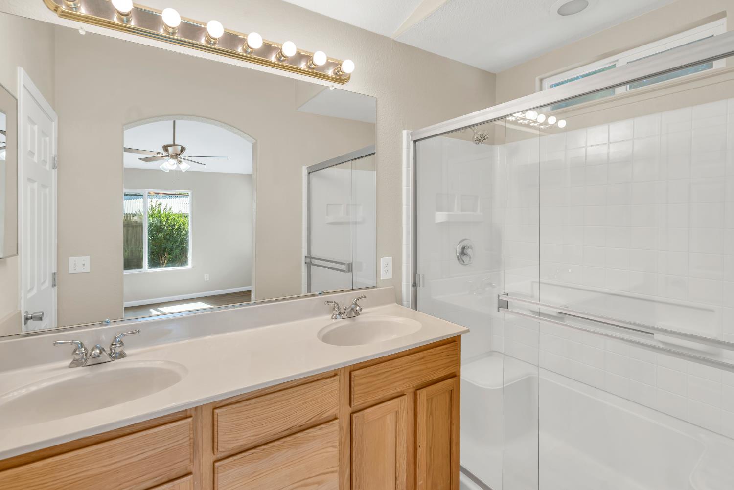 7475 Whitemore Street