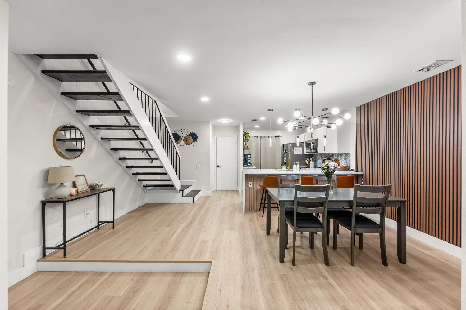 617 Woodside Sierra 3