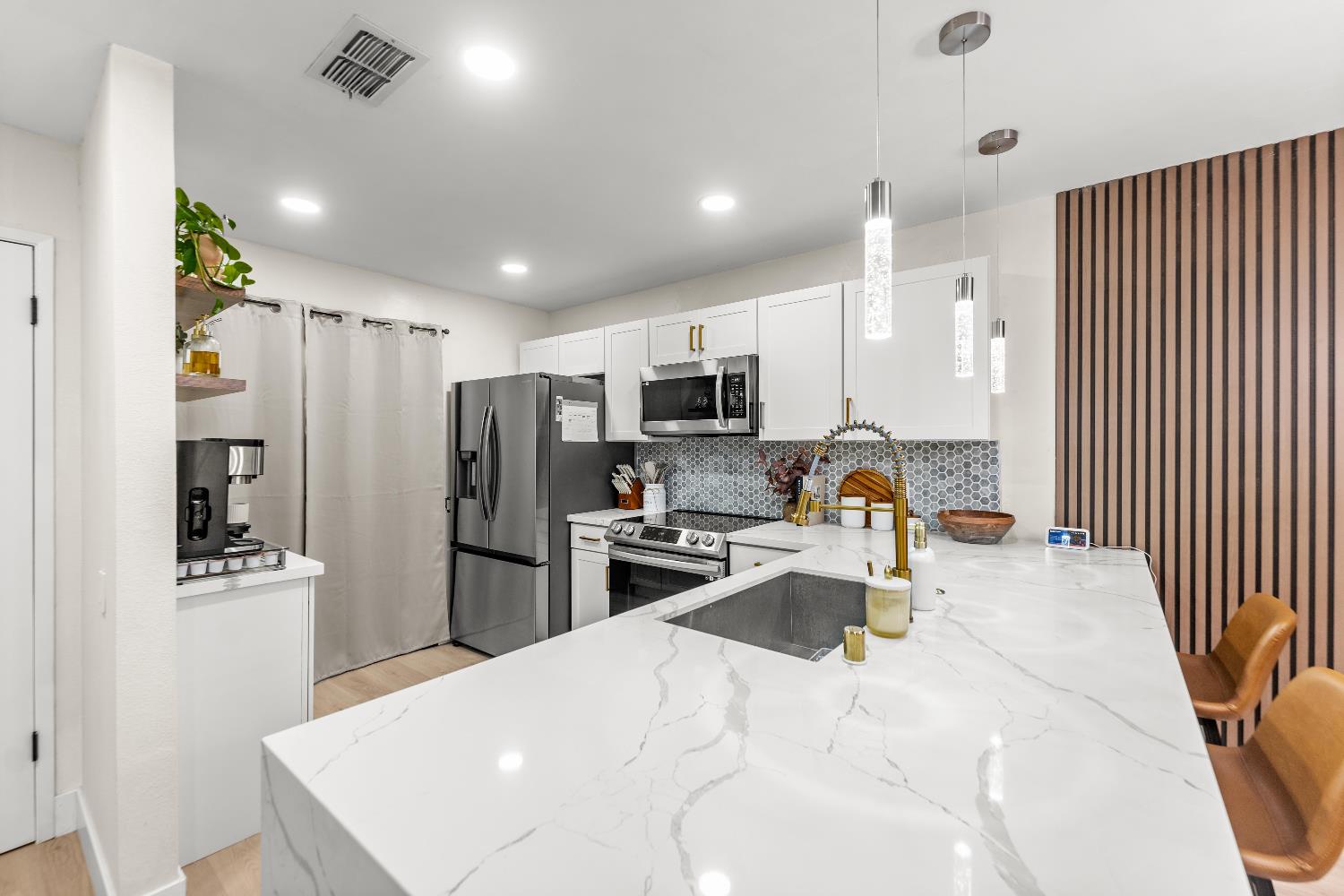 617 Woodside Sierra 3