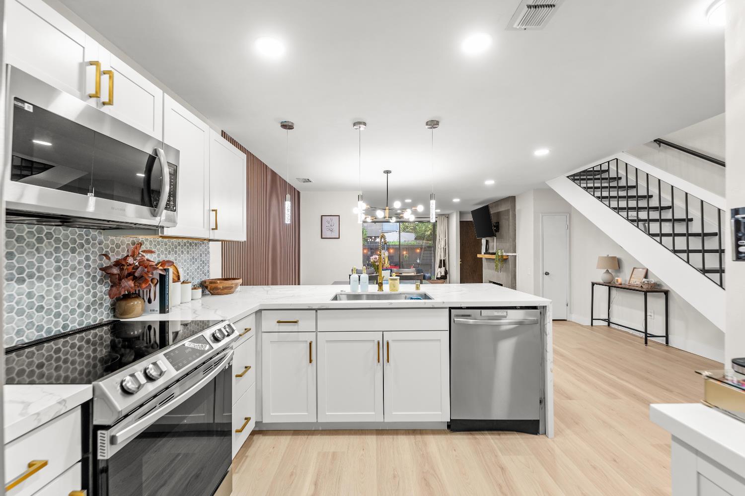 617 Woodside Sierra 3