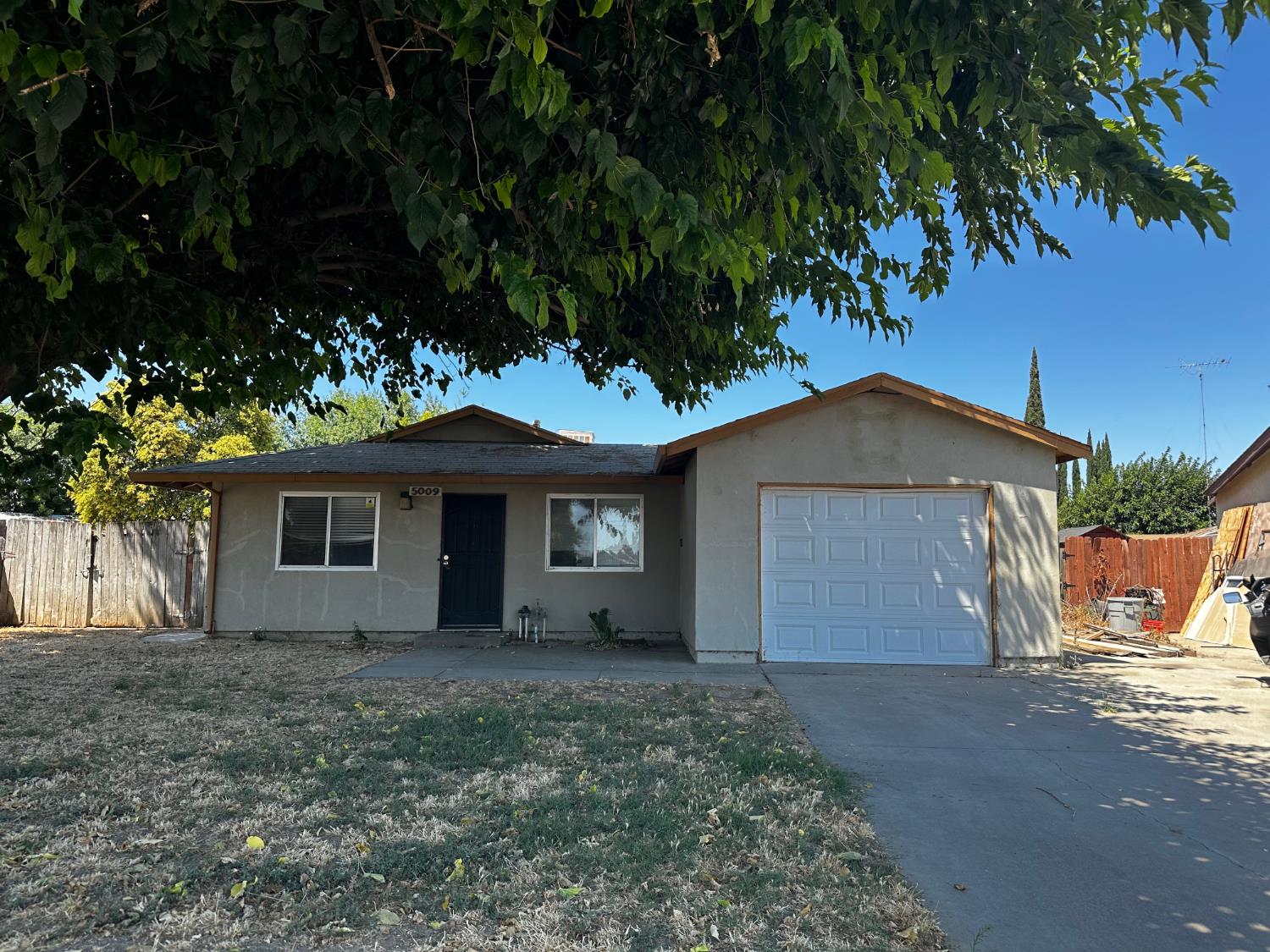 5009 Estates Drive