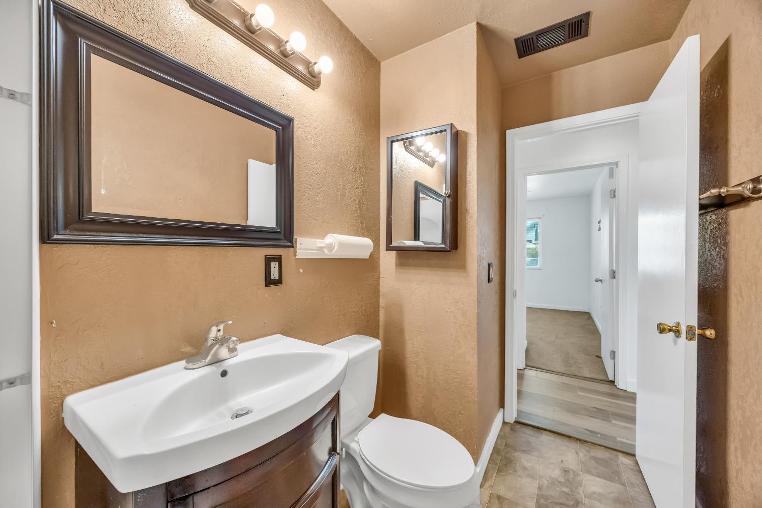 7125 Larchmont Drive