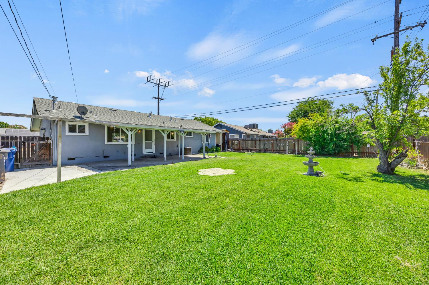 7125 Larchmont Drive