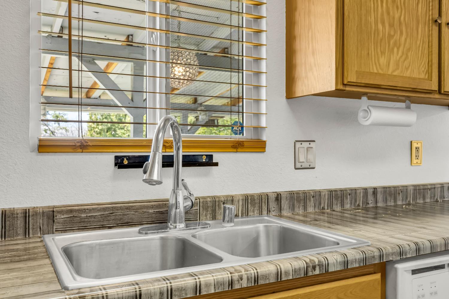 7125 Larchmont Drive