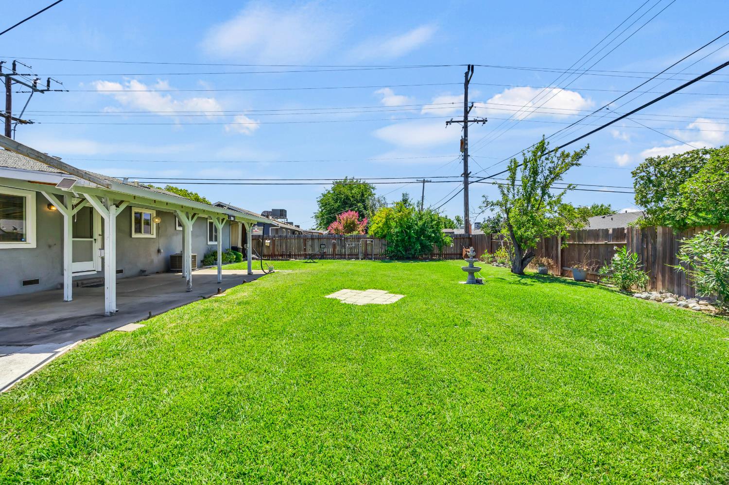 7125 Larchmont Drive