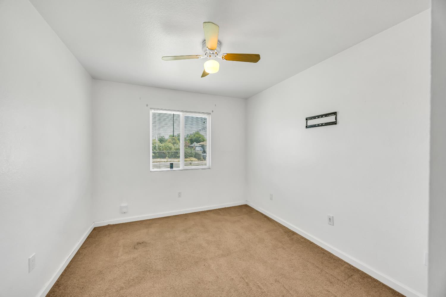 7125 Larchmont Drive