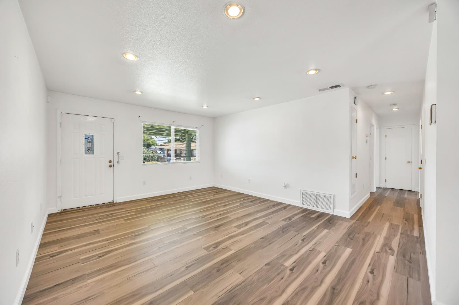 7125 Larchmont Drive