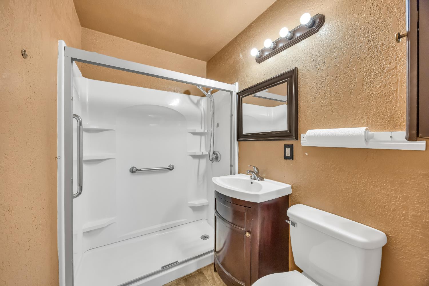 7125 Larchmont Drive