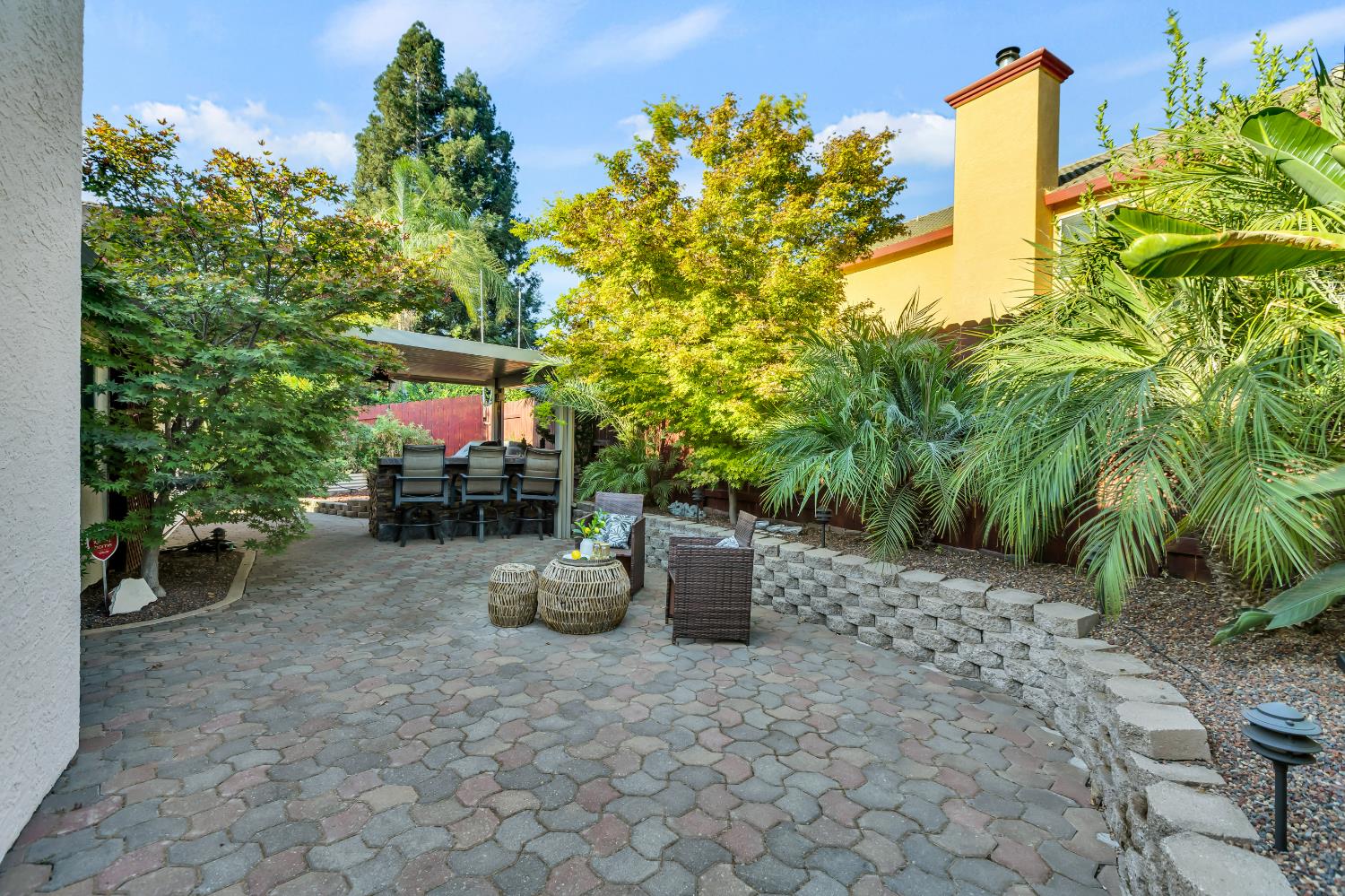 8046 Golden Vista Way
