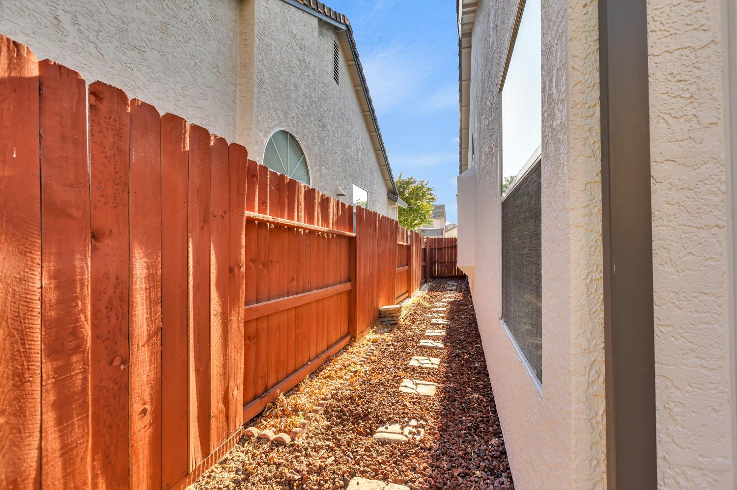 8046 Golden Vista Way