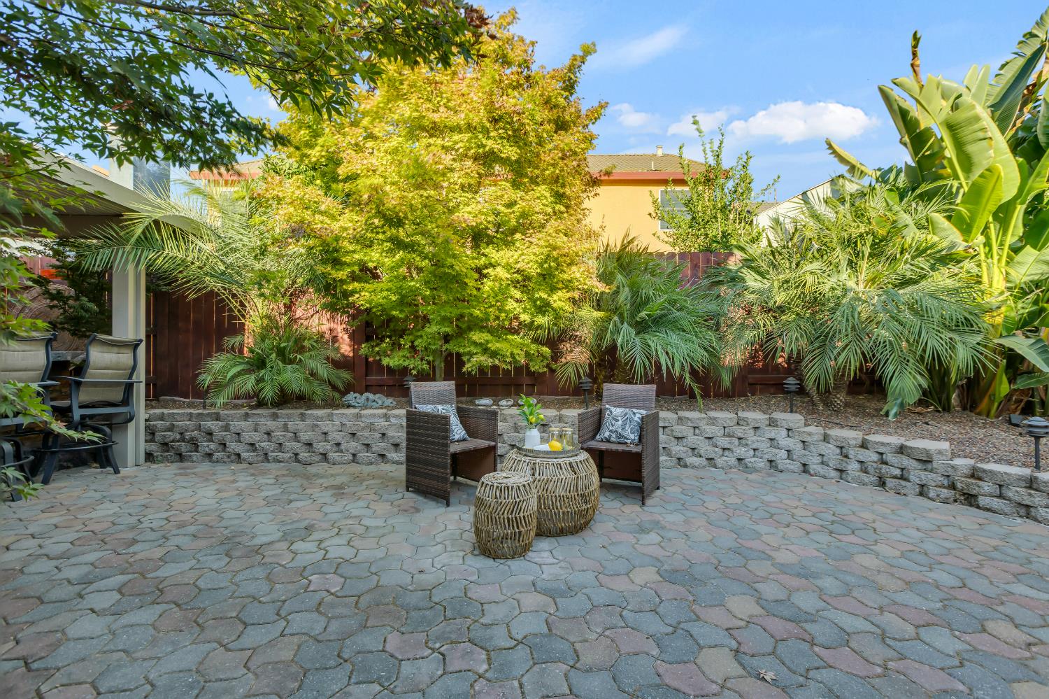 8046 Golden Vista Way