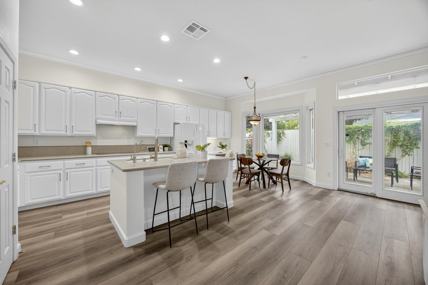 5115 Whisper Oaks Lane