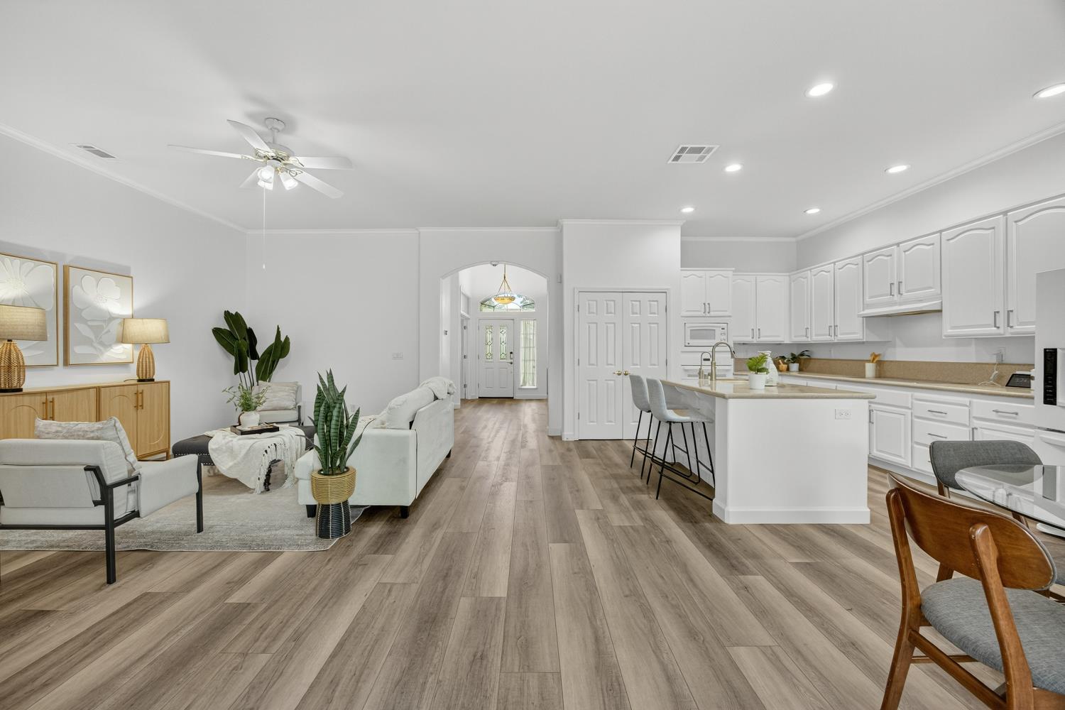 5115 Whisper Oaks Lane