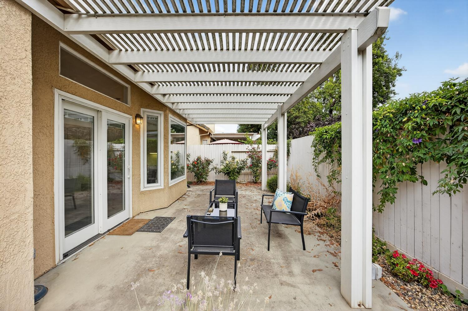 5115 Whisper Oaks Lane