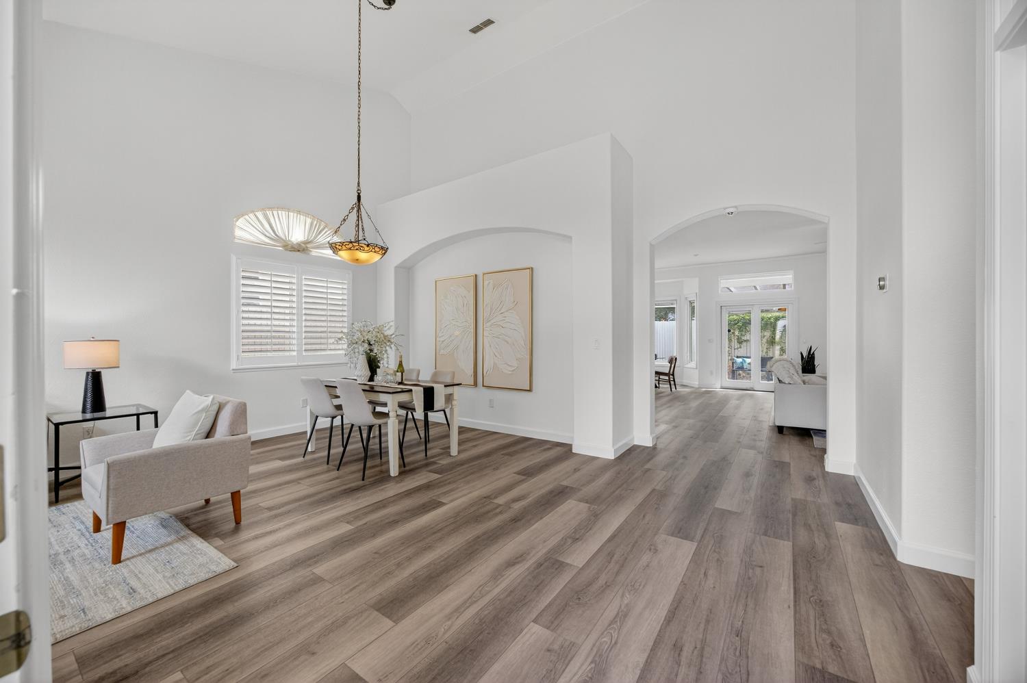 5115 Whisper Oaks Lane