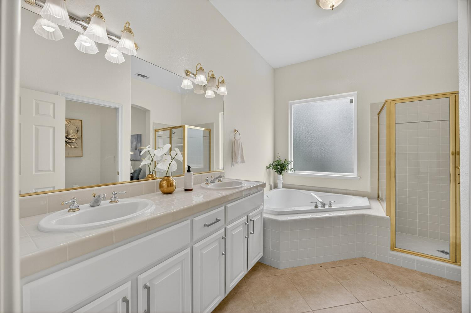 5115 Whisper Oaks Lane