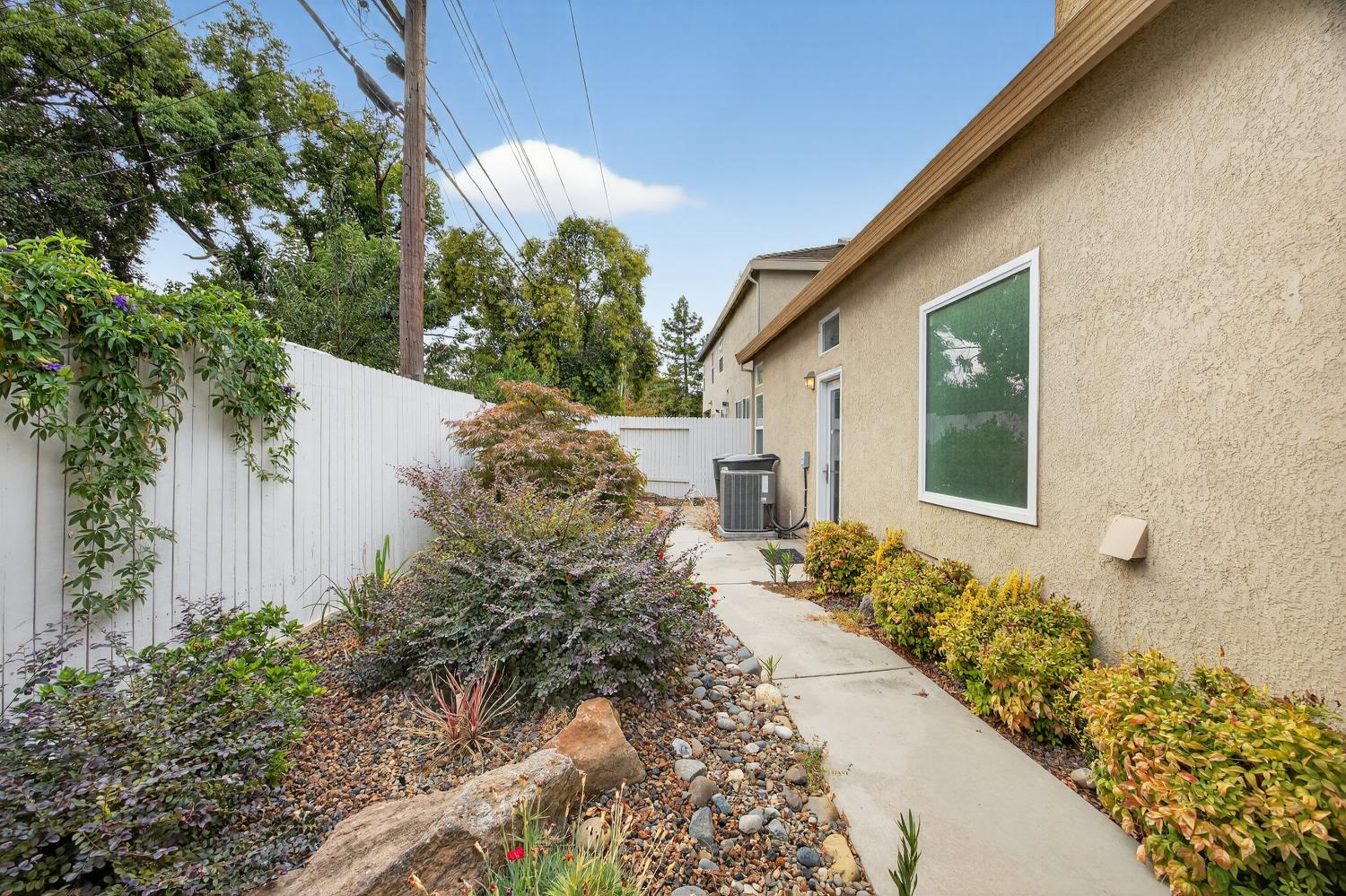 5115 Whisper Oaks Lane