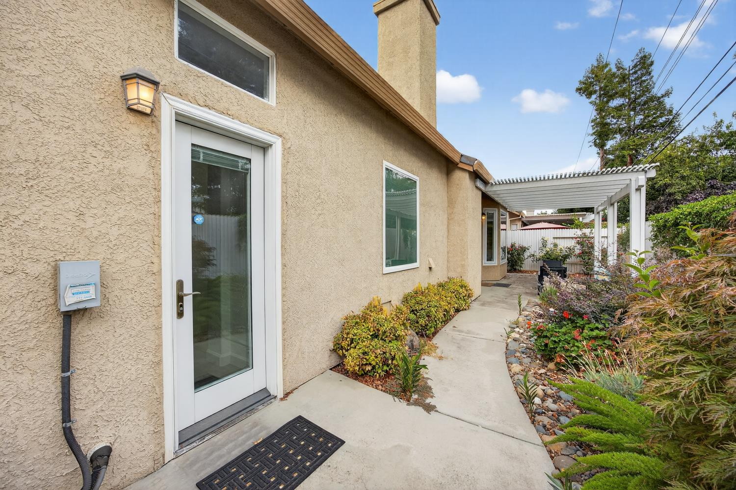 5115 Whisper Oaks Lane