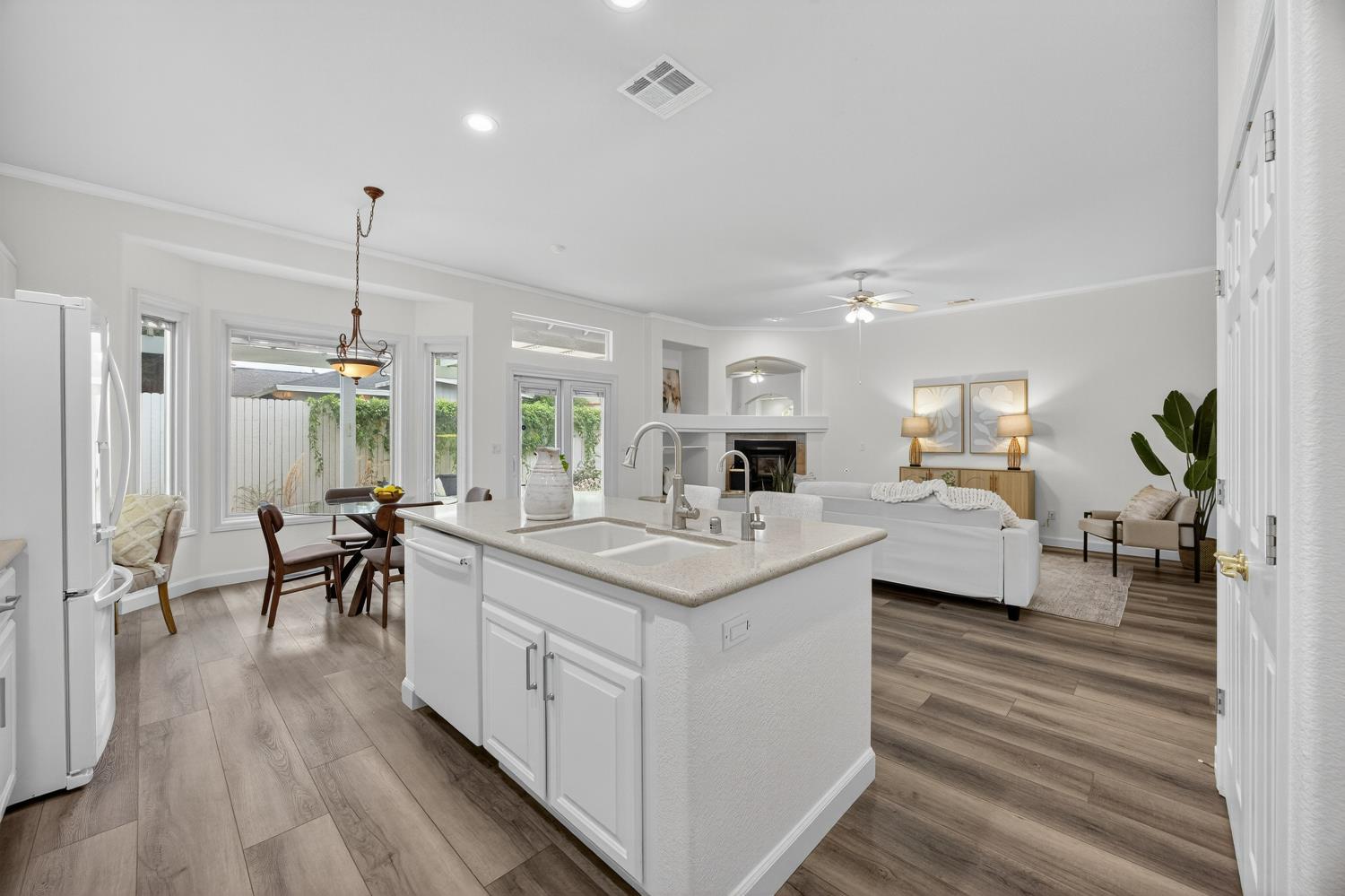 5115 Whisper Oaks Lane