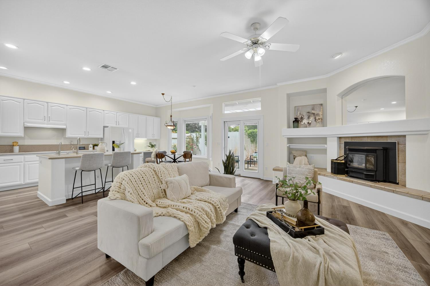 5115 Whisper Oaks Lane