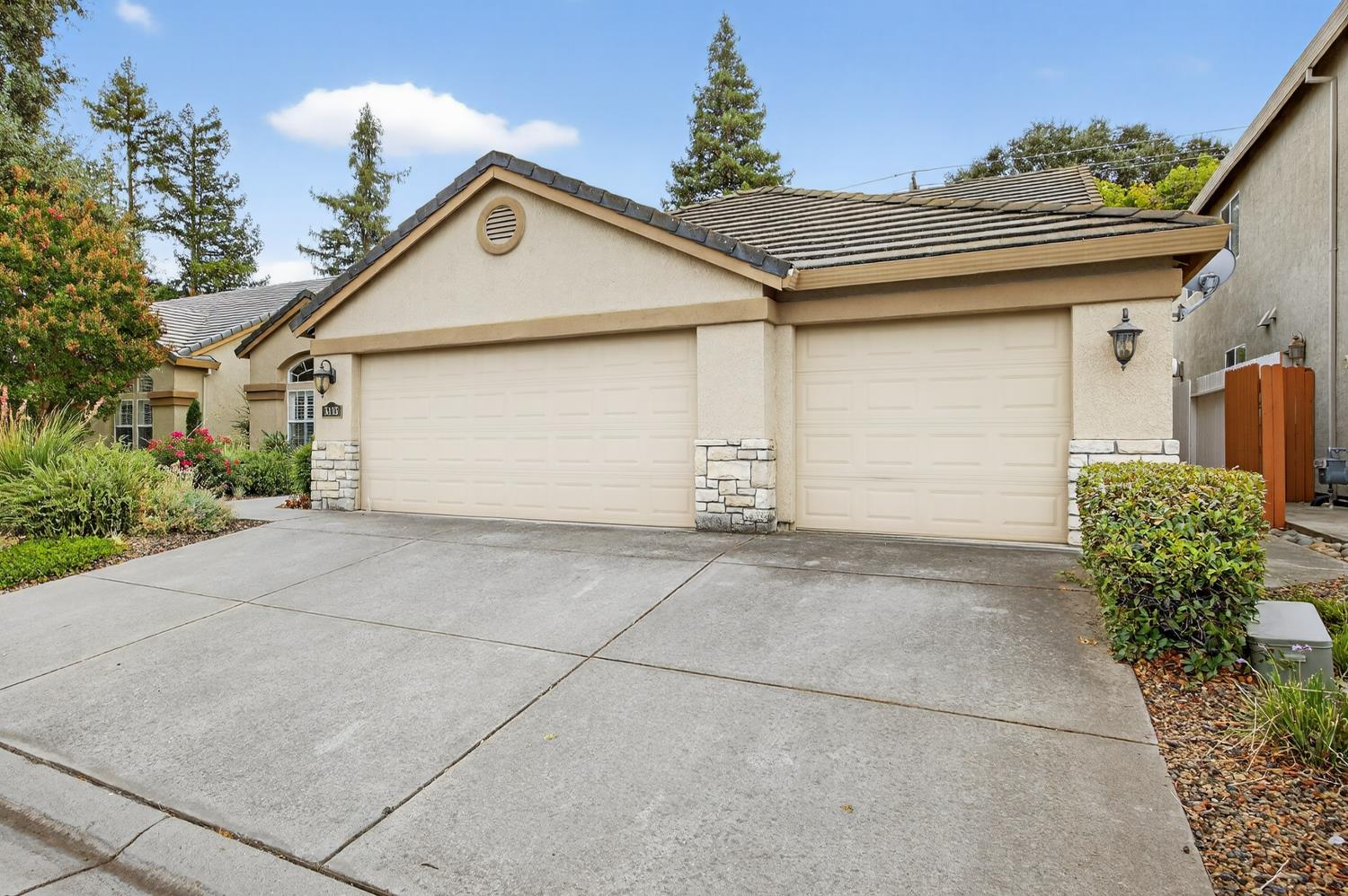 5115 Whisper Oaks Lane