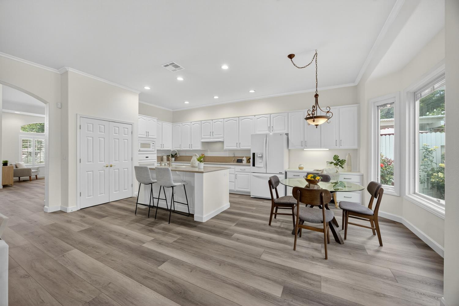 5115 Whisper Oaks Lane