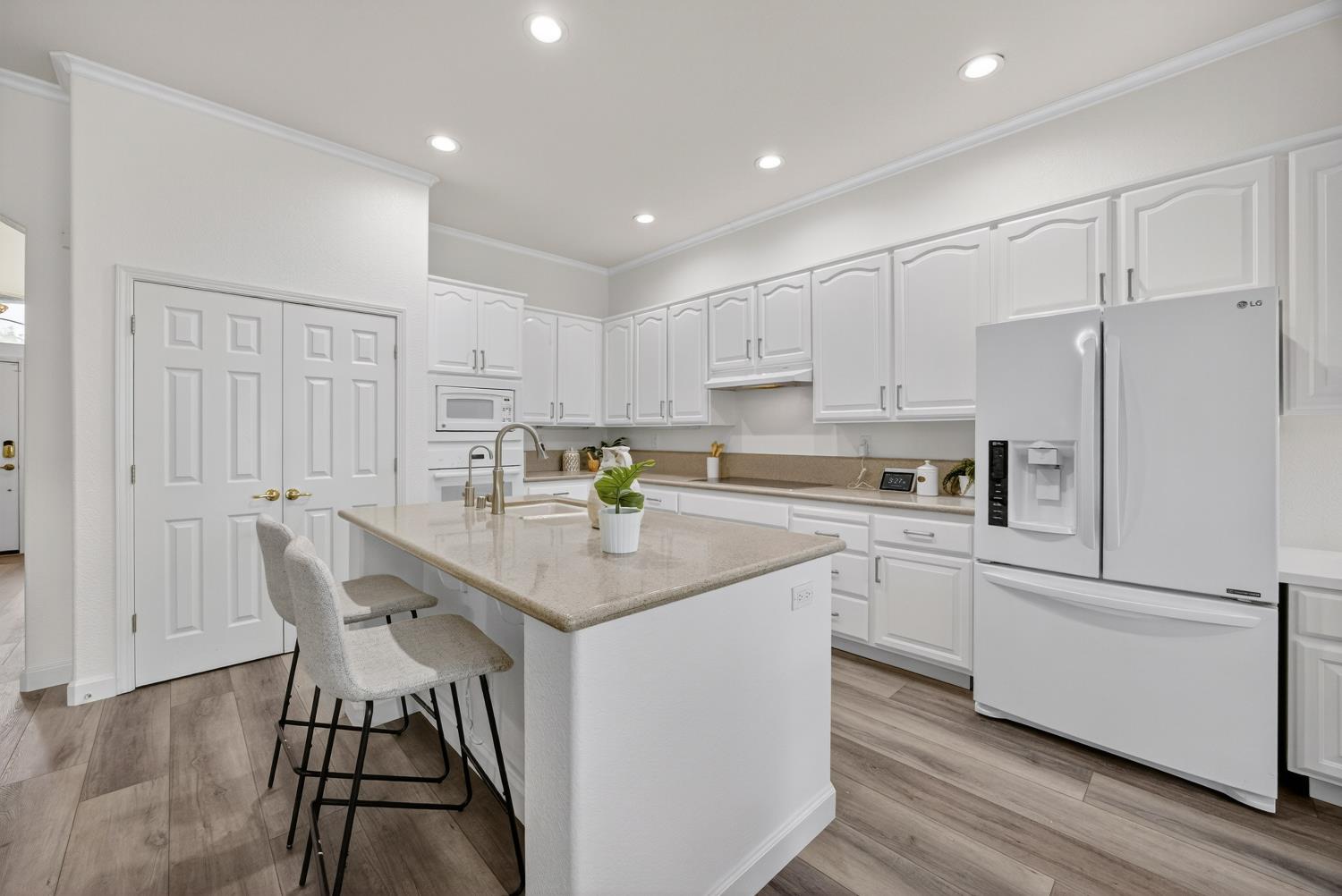 5115 Whisper Oaks Lane